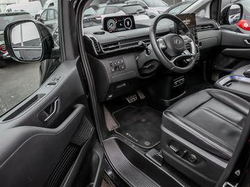 Hyundai Staria 2.2 Signature 4WD Leder Autobahnassistent