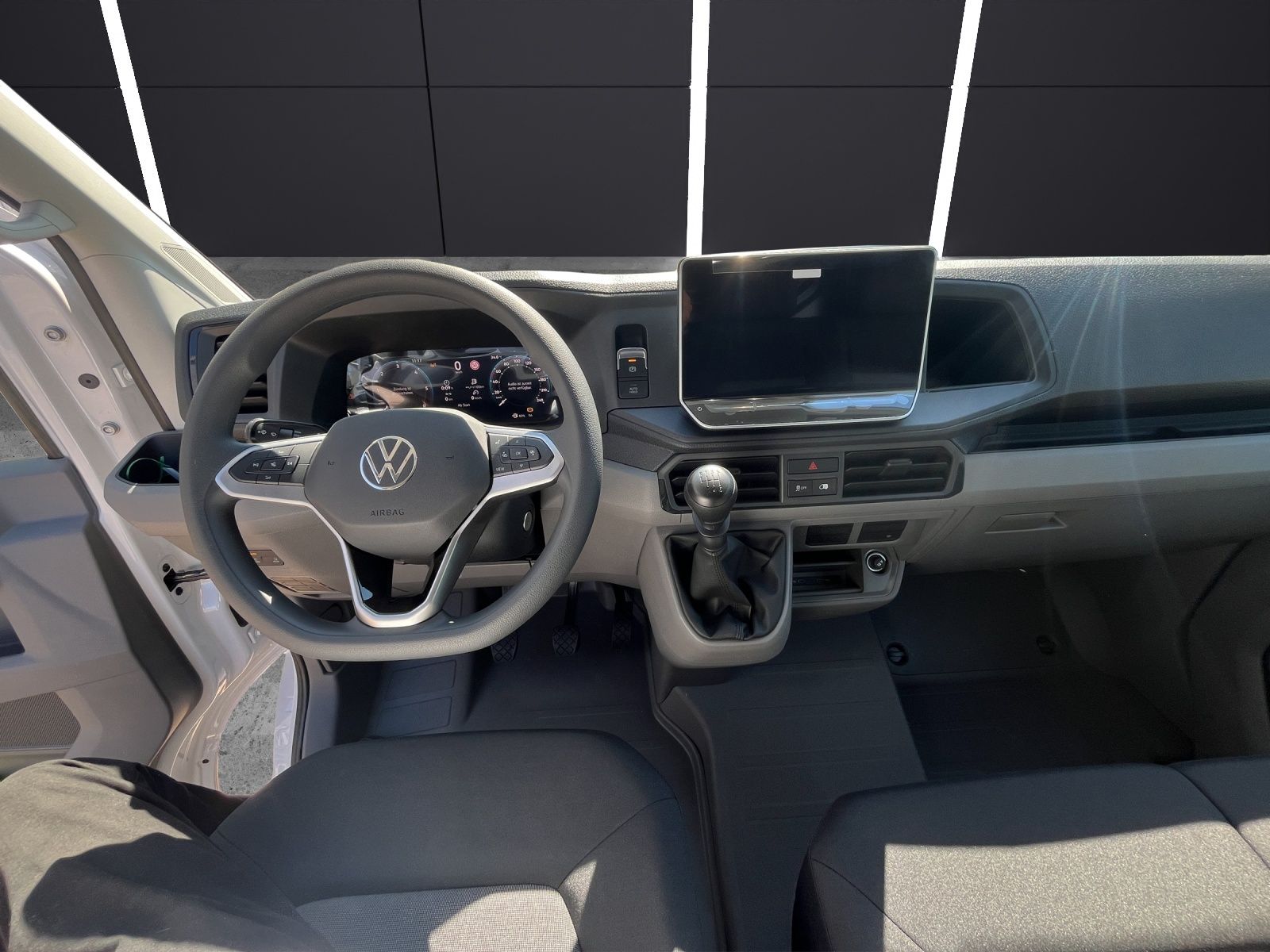 Fahrzeugabbildung Volkswagen Crafter Kasten 35 MR Klima RFK DAB