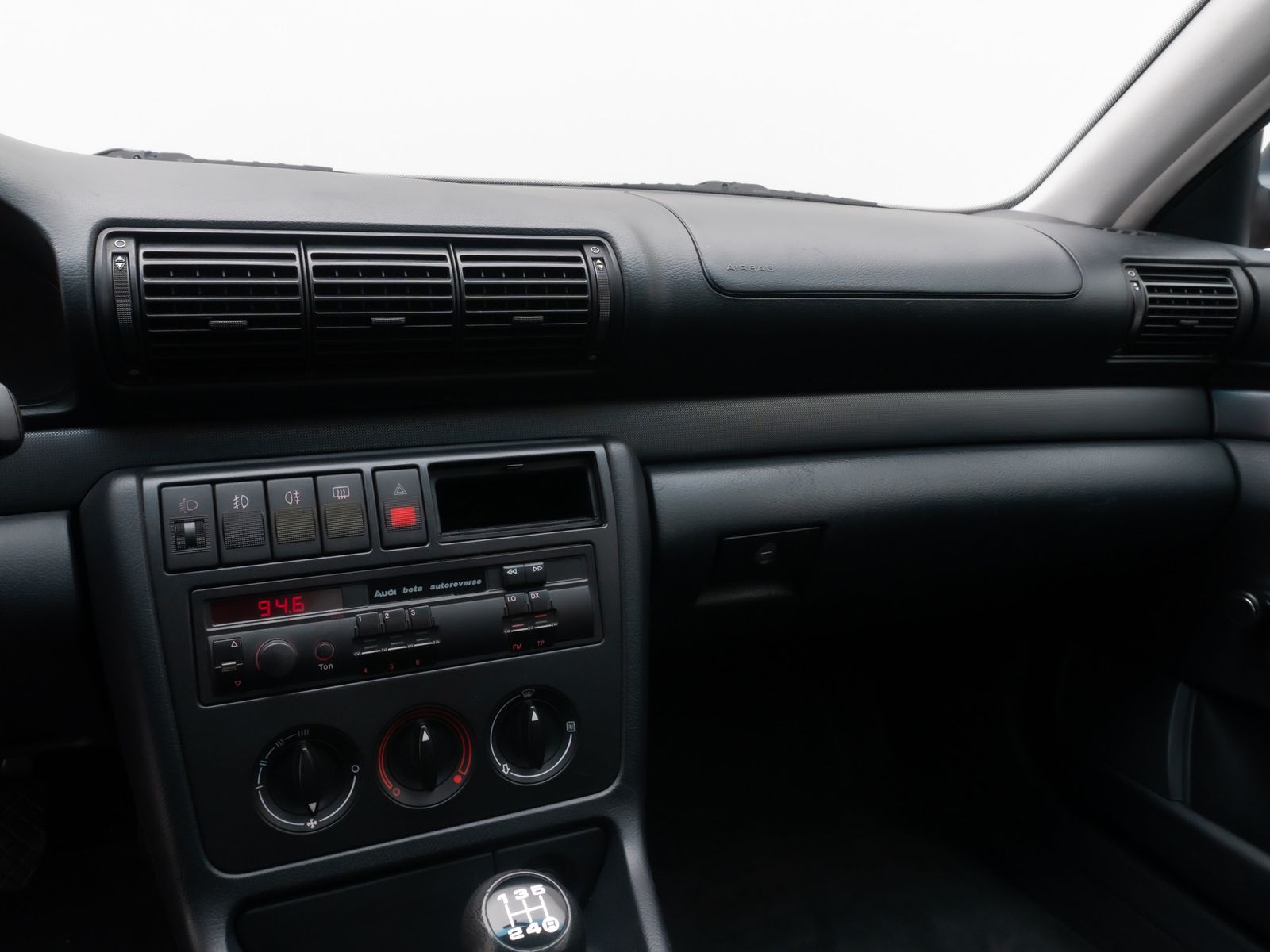 Fahrzeugabbildung Audi A4 1.6 GSD Nebelschwfr ABS Winterreifen Stoff