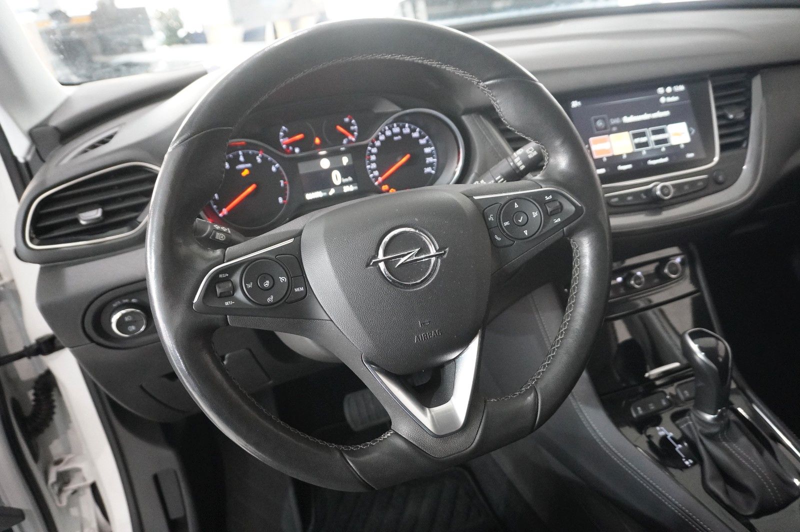Fahrzeugabbildung Opel Grandland 1.5D ELEGANCE NAVI/LED/KAMERA/SPORT/SH
