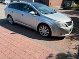 Toyota Avensis 2.2 D-4D | Panoramadach | L... - Toyota Avensis mit Diesel-Antrieb: Kombi, Automatik, 2.2
