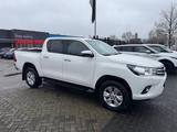 Toyota Hilux 2.4D D-4D-F DUBBEL CAB*VBR-74-V* - Toyota aus 2019