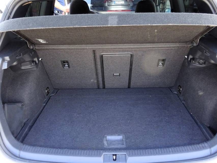 Fahrzeugabbildung Volkswagen Golf VII 2.0 TSI GTI Performance Navi RFK