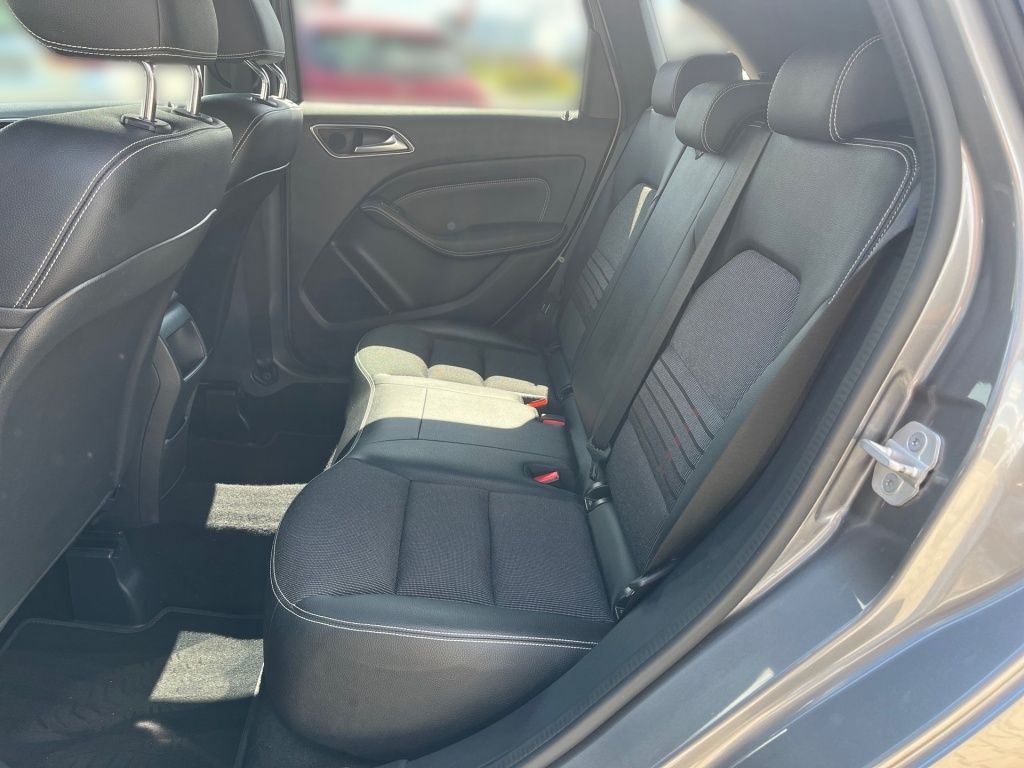 Fahrzeugabbildung Mercedes-Benz B 200 Urban AHK Navi Tempomat LED SHZ CD RDK