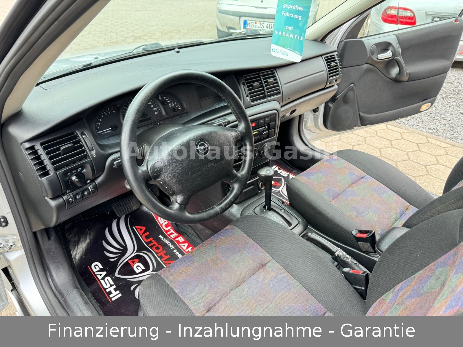Fahrzeugabbildung Opel Vectra 1.6 16V*Automatik*2.Hand*Scheckheft*Klima