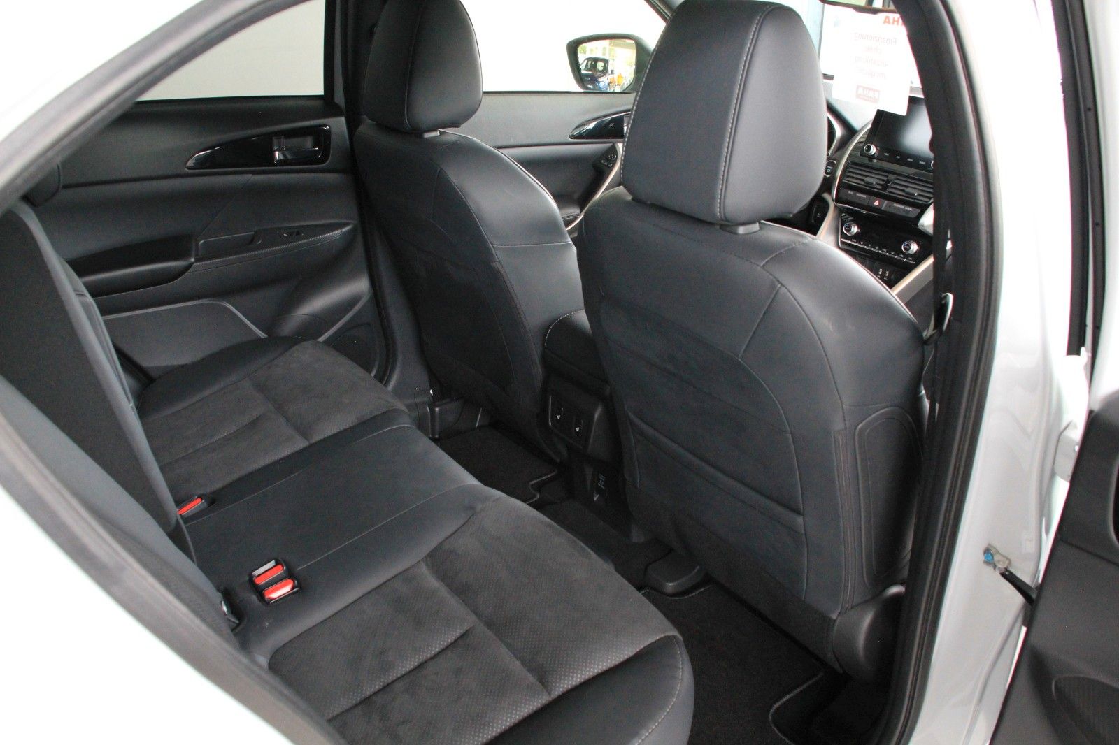 Fahrzeugabbildung Mitsubishi Eclipse Cross PHEV Intro Edition