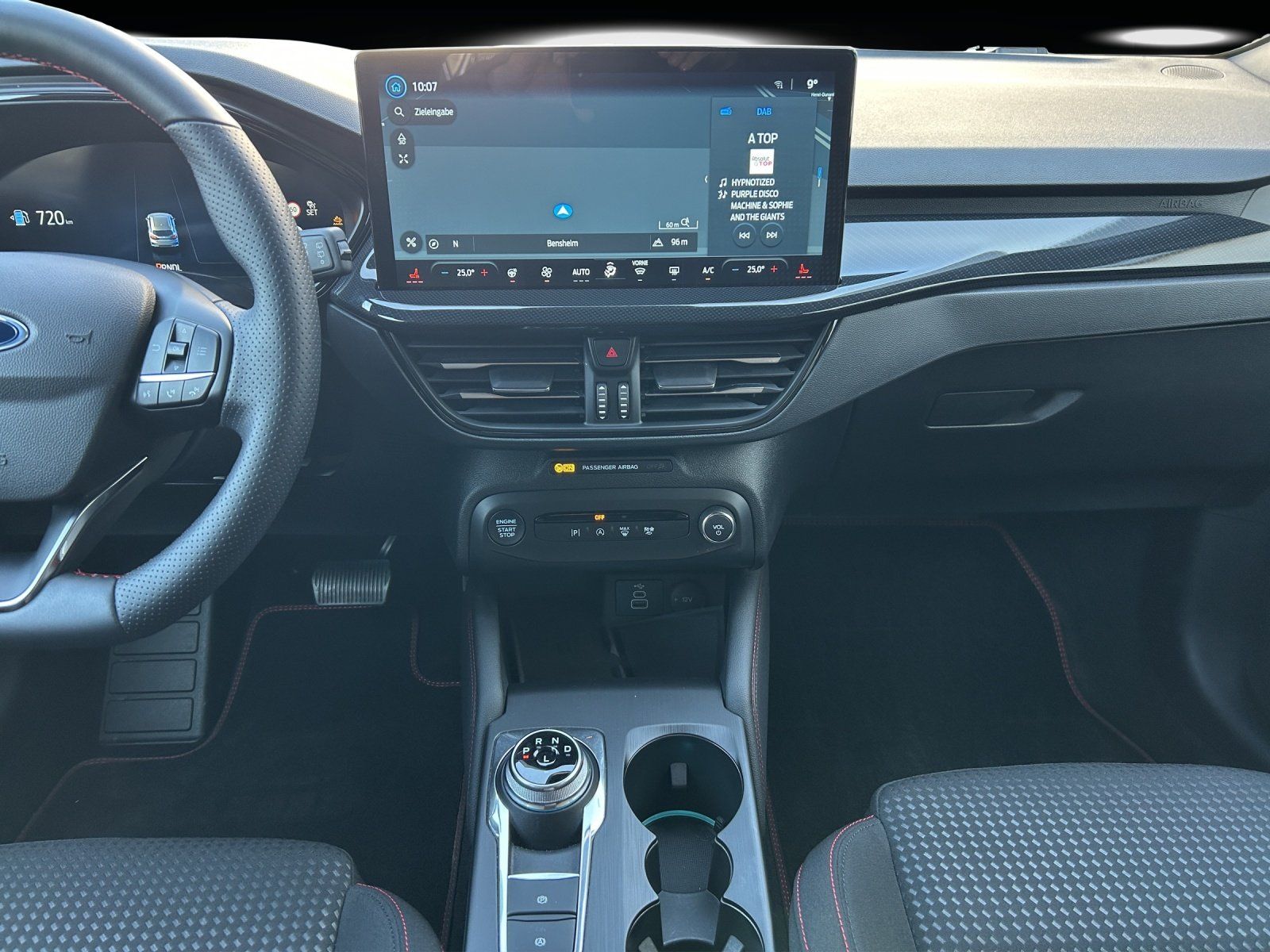 Fahrzeugabbildung Ford Focus 1.5 EcoBlue ST-Line X Aut./LED/ACC/CAM/AHK