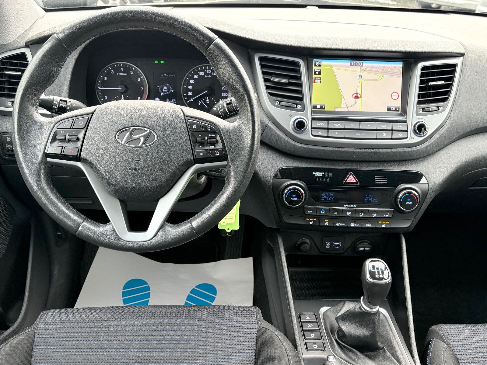 Fahrzeugabbildung Hyundai Tucson 1.6 blue 2WD Navi AHK SHZ Kamera LED 2.HD