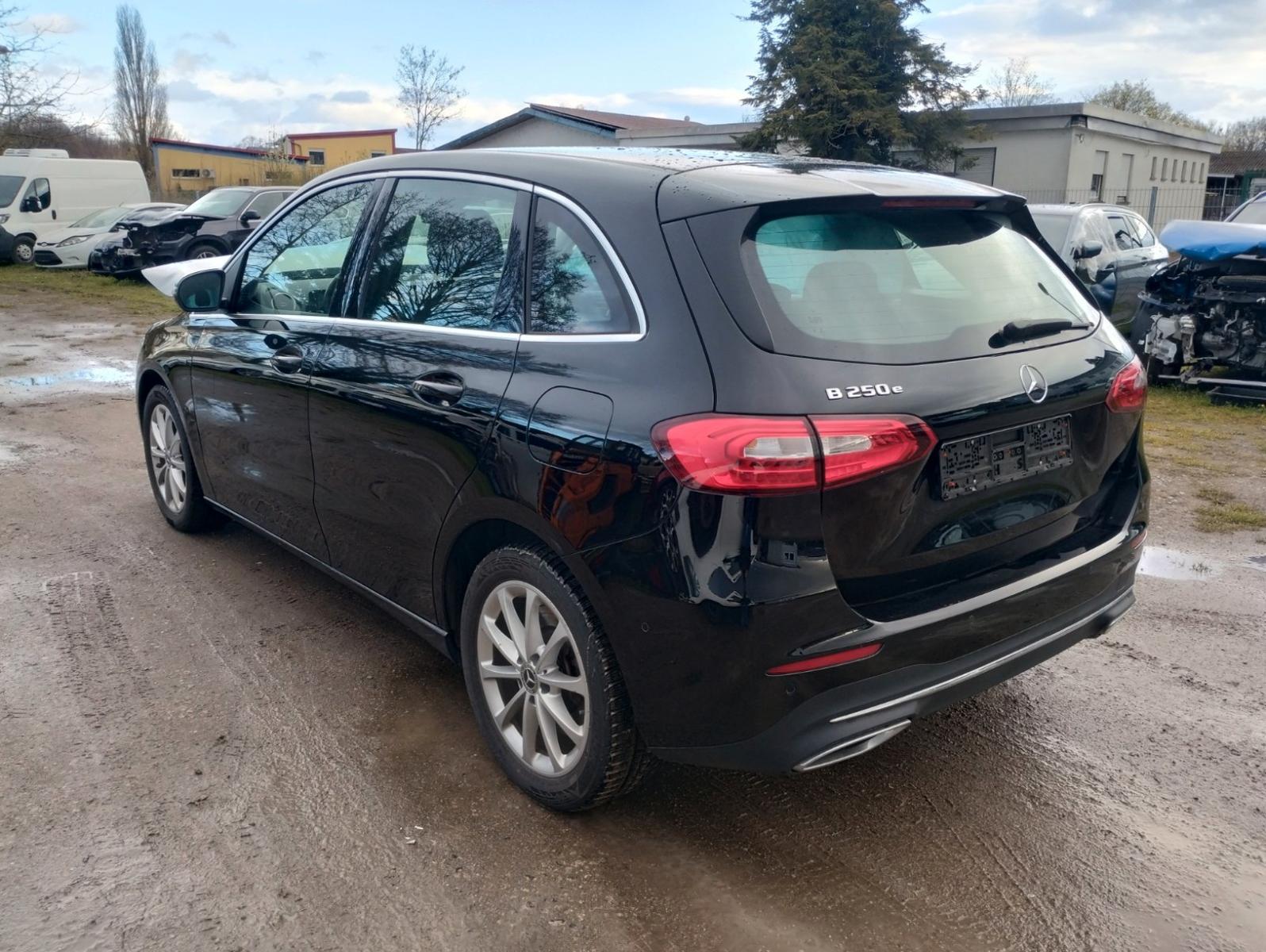 Mercedes-Benz B 250 e Progressive