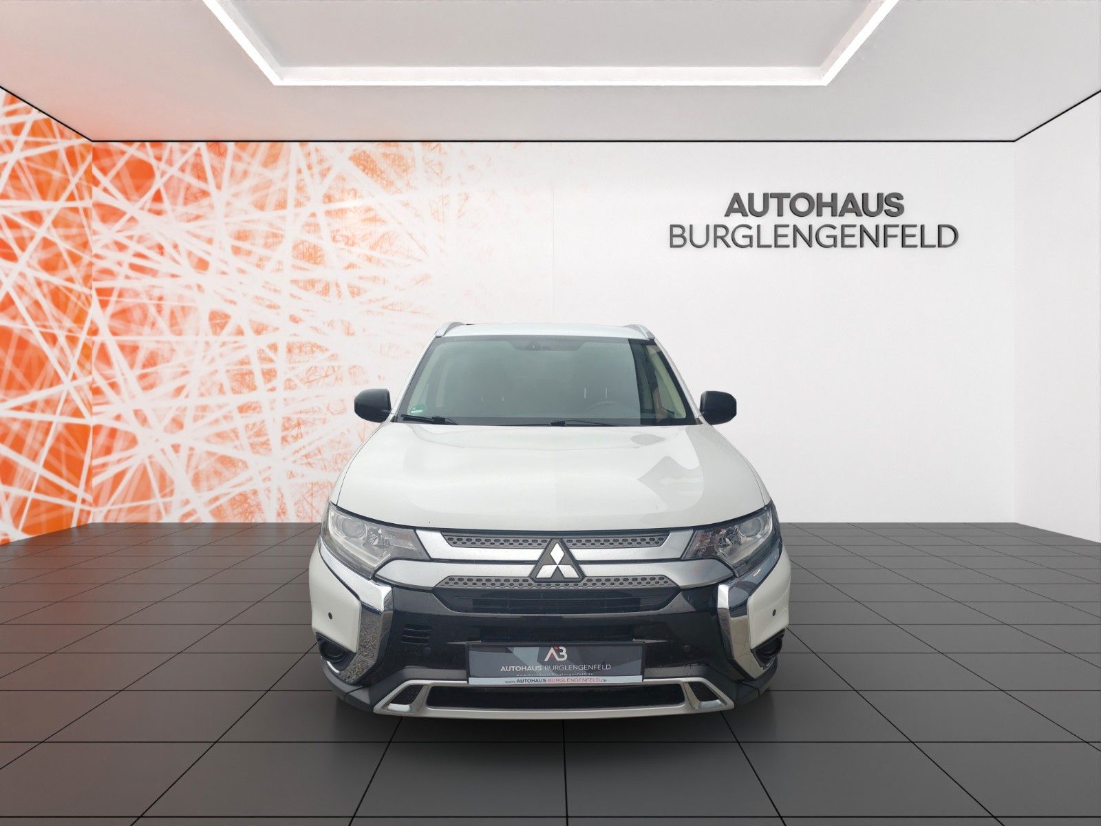 Fahrzeugabbildung Mitsubishi Outlander Active 2WD! PDC ! AHK ! Navi ! Kamera!