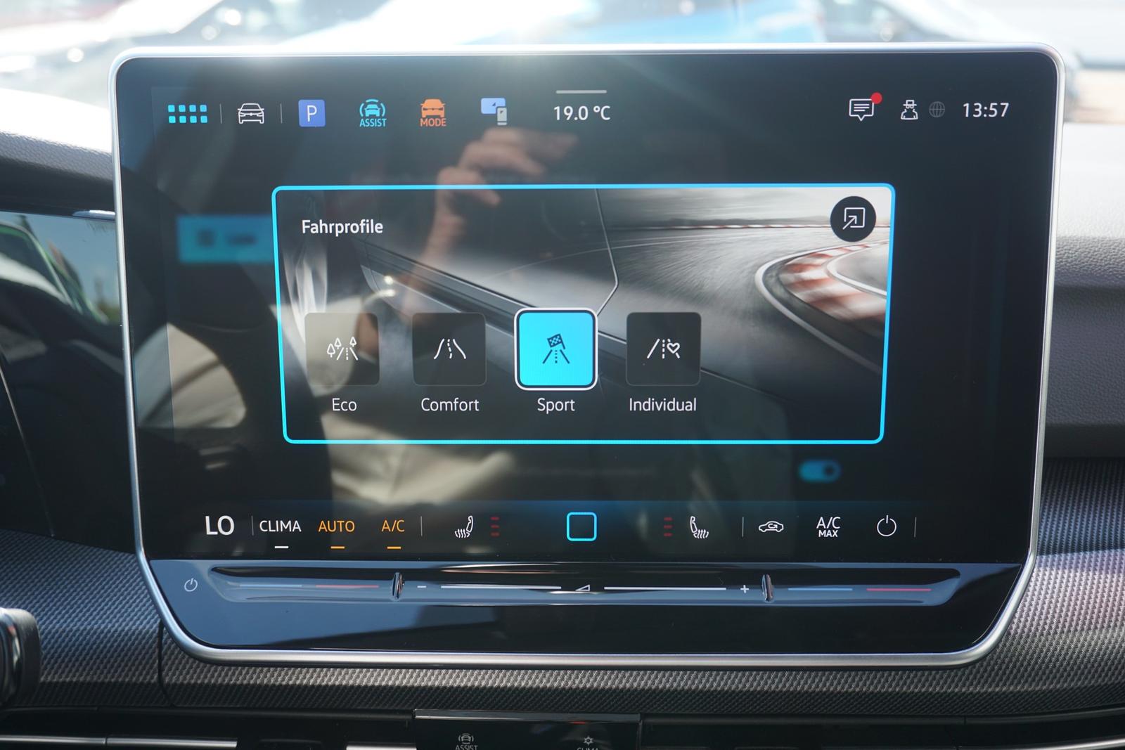 Volkswagen Golf VIIITSI 1.5 TSI R-Line LED ACC App-Connect, миниатюра 17