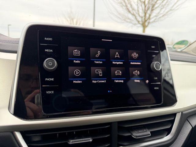 T-Roc Move 1.5 TSI AHK-abnehmbar Navi Apple CarP
