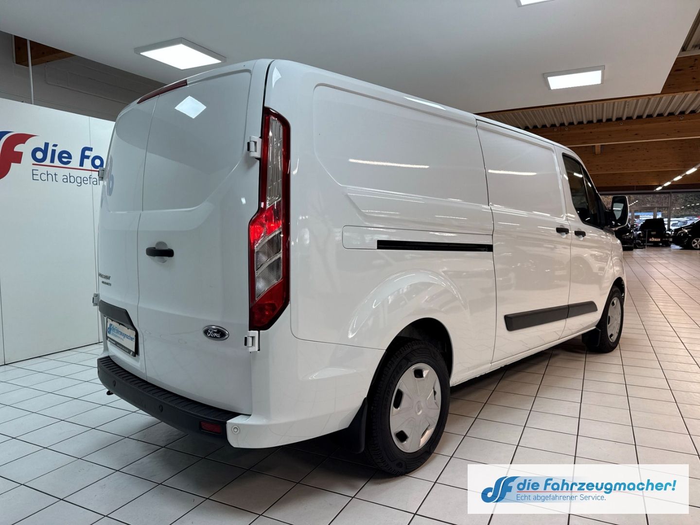 Fahrzeugabbildung Ford Transit Custom Kasten 320 L2 Trend DAB Notbremsa