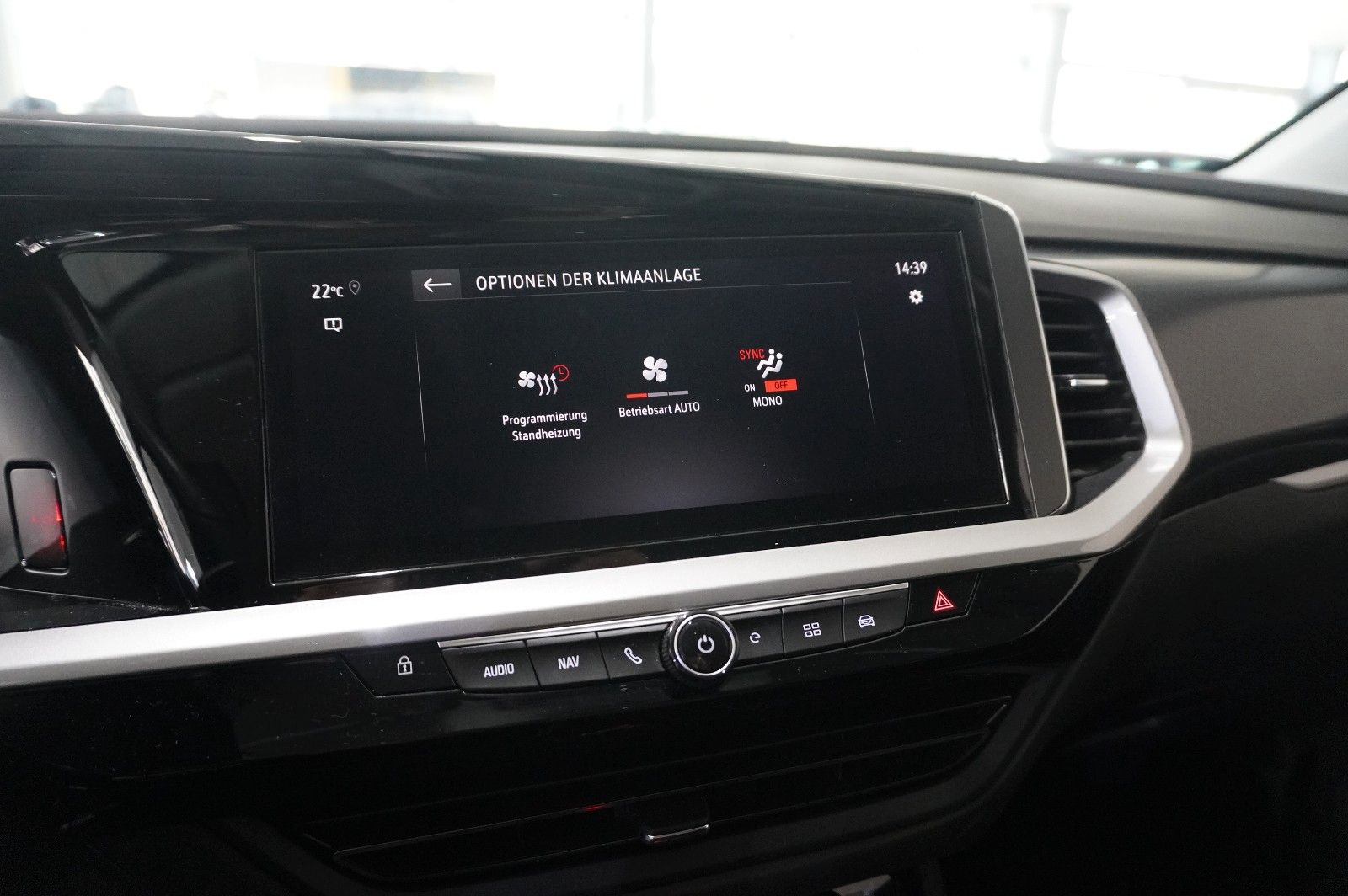 Fahrzeugabbildung Opel Grandland (X) 1.6T GSe HYBRID 4X4 NAVI/LED/SPORT