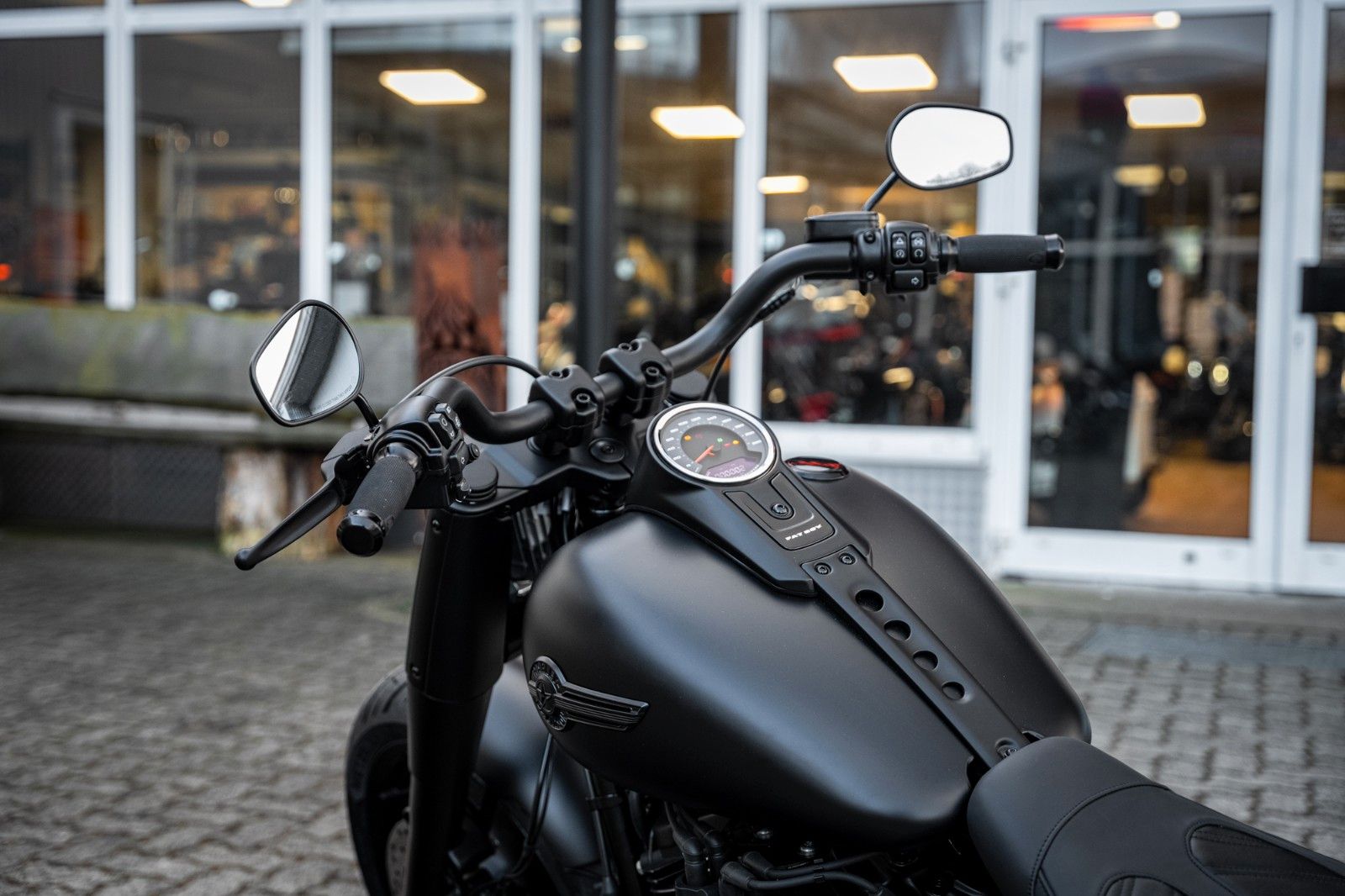 Fahrzeugabbildung Harley-Davidson ALL MATT DARK FAT BOY FLFBS 114