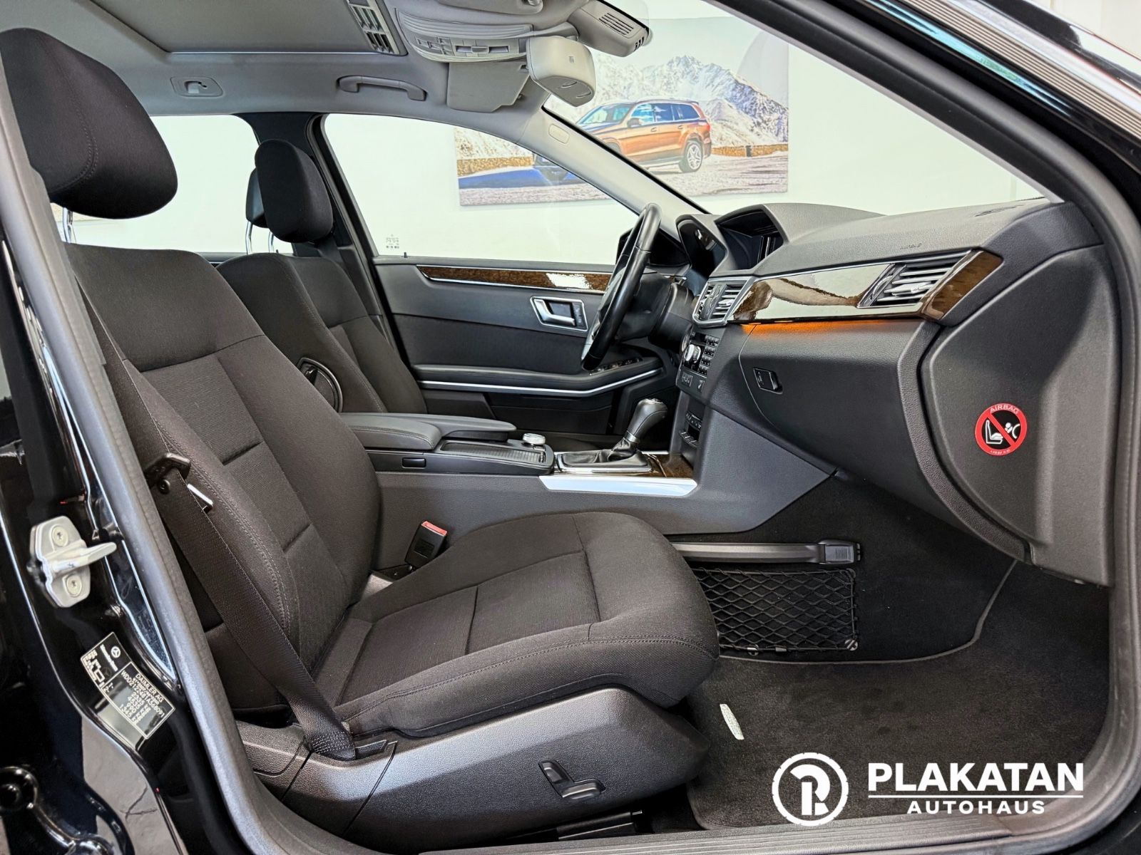 Fahrzeugabbildung Mercedes-Benz E 200 T-Modell Abst-Tempomat Navi MB-Service