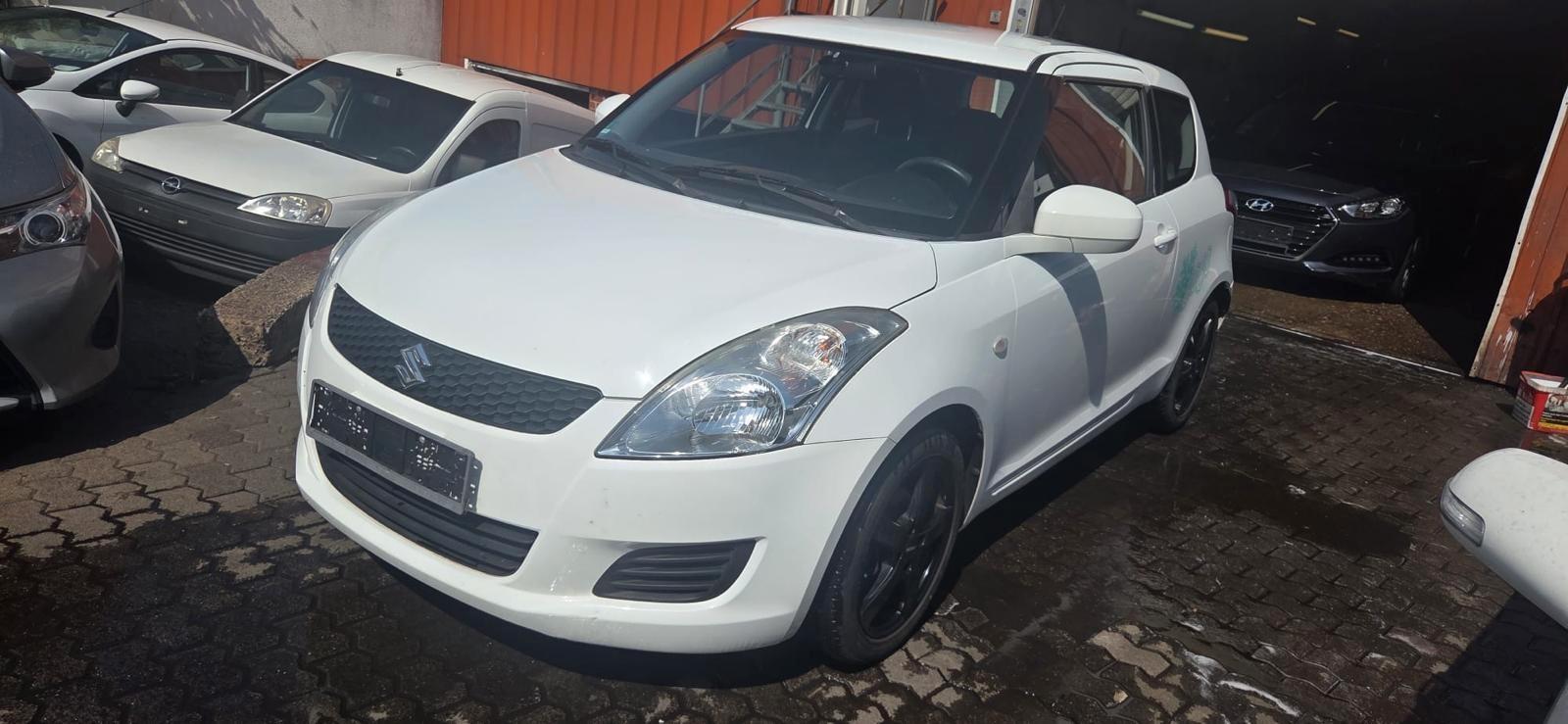 Suzuki Swift Club(tüv-4.2028)voll inspection)