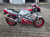 Yamaha FZR 600 - YAMAHA FZR