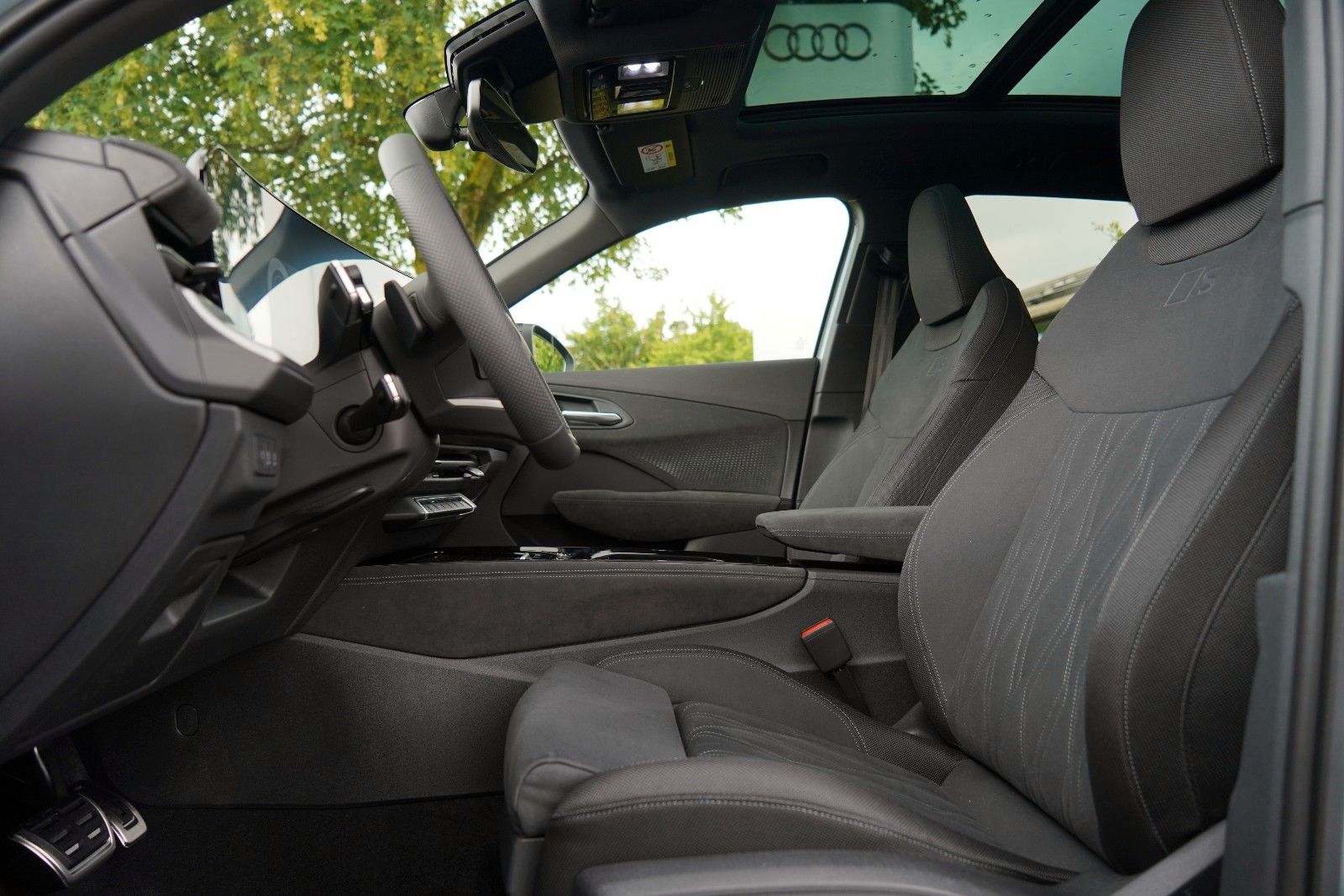 Audi Q3 SUV e-hybrid AHK S-LINE PANO TECH PRO MATRIX foto 11