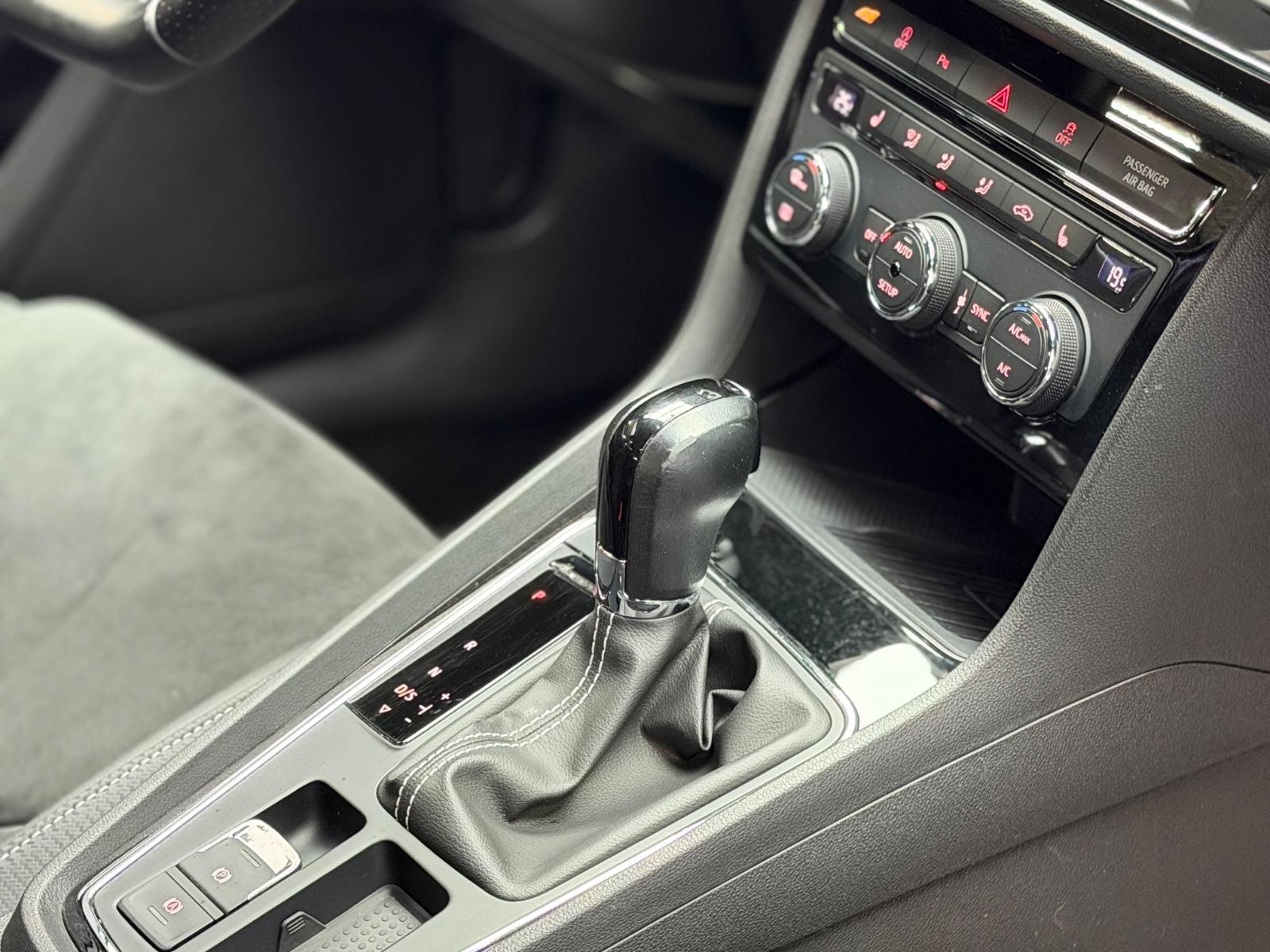 Seat Leon ST Cupra 300 4Drive/LED/ACC/Virt/CAM/BT