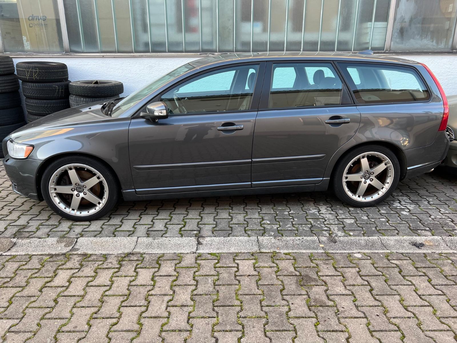 Volvo V50 T5 Summum Vollausstattung Bi Xenon 
