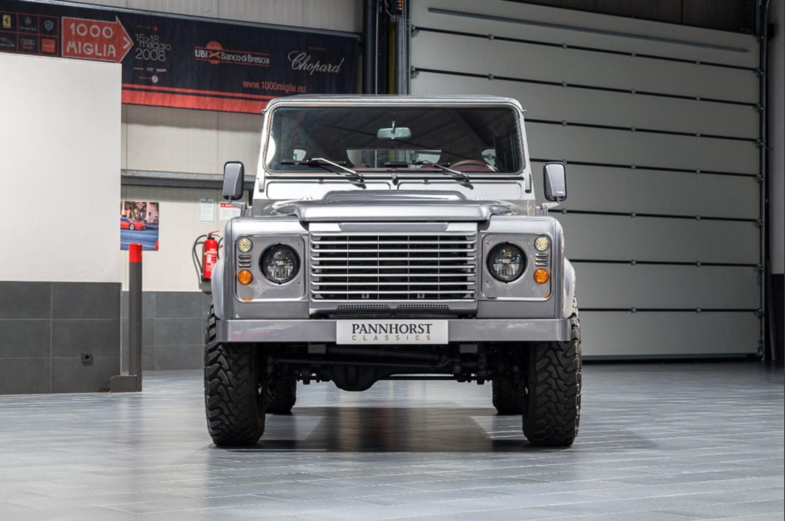 Land Rover Defender 110 Double Cab / Crew Cab