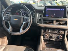 CHEVROLET Suburban 5.3l V8 Premier 4x4*LED*Panodach