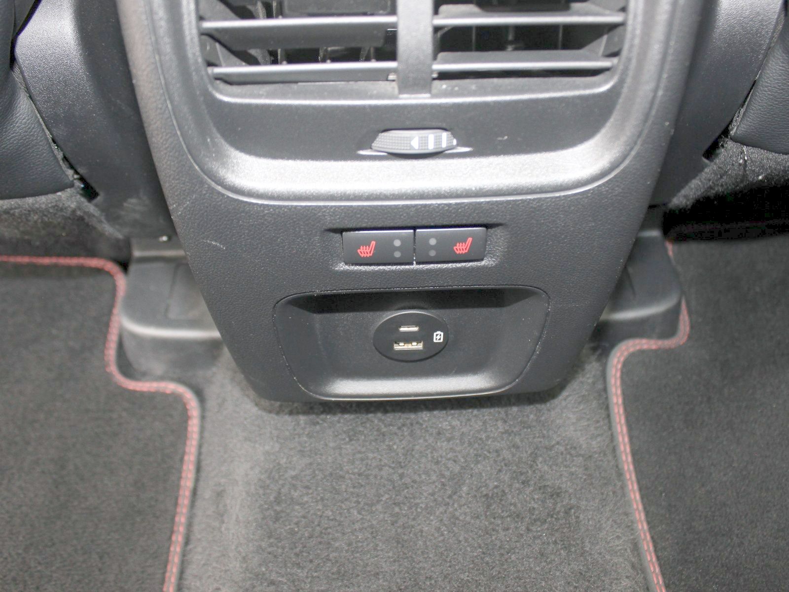 Fahrzeugabbildung Ford Kuga Plug-In Hybrid ST-Line X 2,5 Duratec