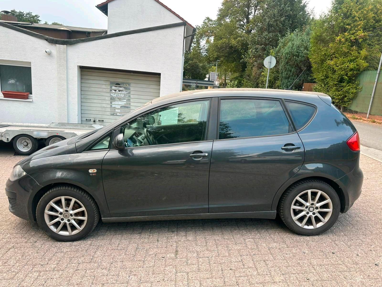 Seat Altea 2011 — photo 11