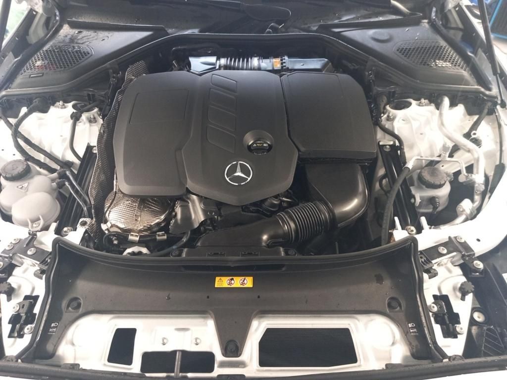 Fahrzeugabbildung Mercedes-Benz E 220 d T AMG*Night*Pano-Dach*Distr*PDC*360°*AHK