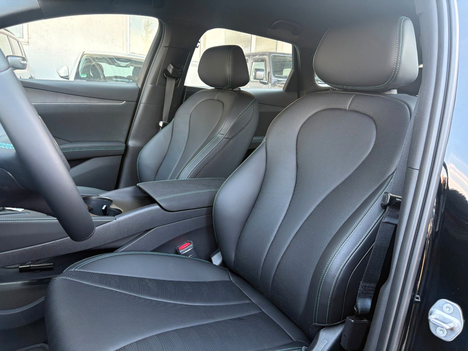 BYD SEAL 6