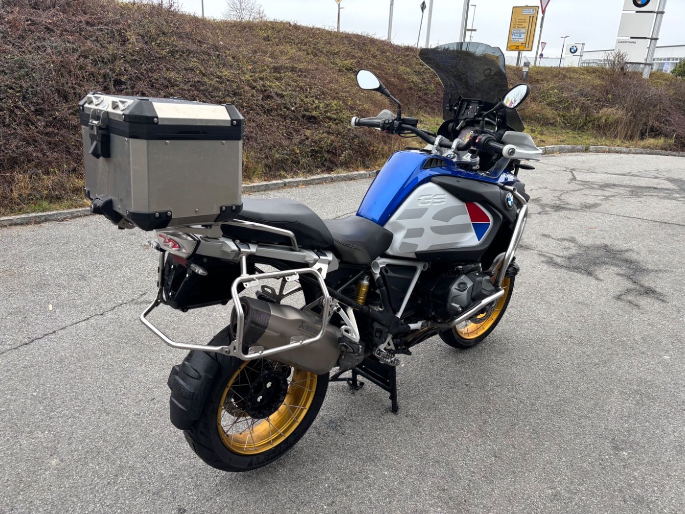 Fahrzeugabbildung BMW R 1250 GS Adventure HP viel Zubehör