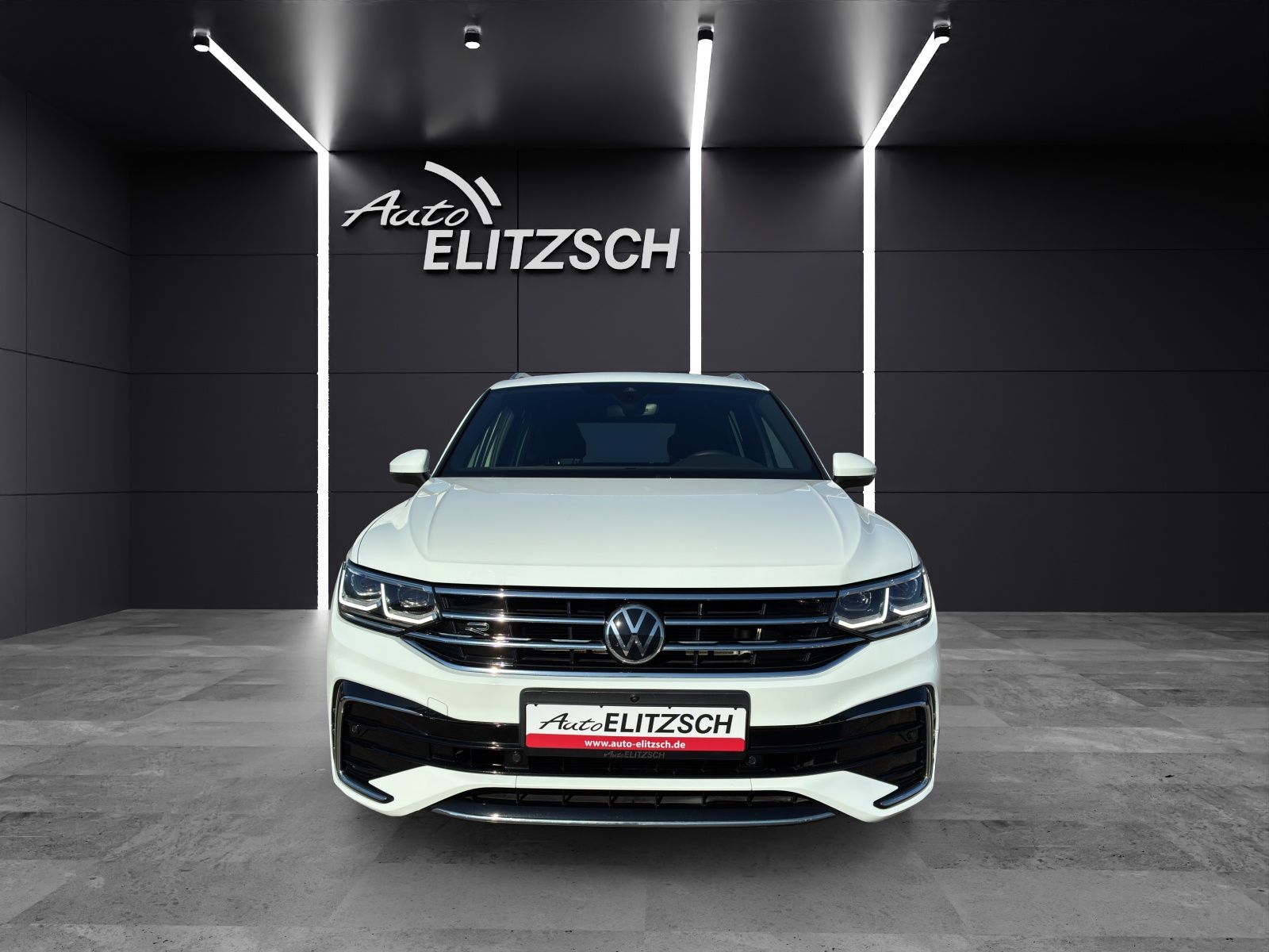 Fahrzeugabbildung Volkswagen Tiguan TDI R-Line DSG 4M Matrix Navi AID ACC RFK
