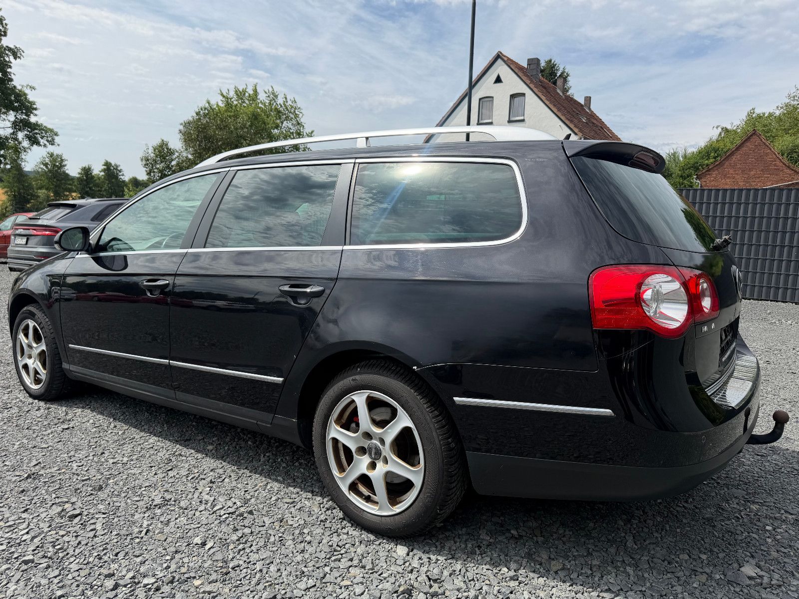 VW Passat Variant Passat 2.0TDI Highline Bi-XENON/AHK/TÜV NEU – Foto 4