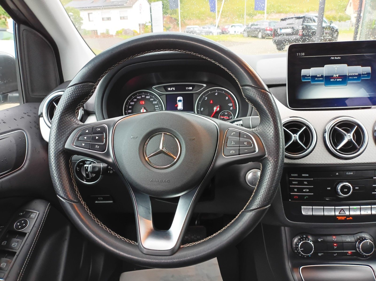Fahrzeugabbildung Mercedes-Benz B 200d*ALLRAD+AHK+8FACH+BUSINESS+WENIG KM+INSPEK