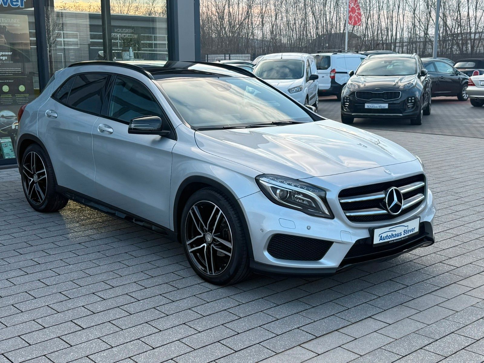 Fahrzeugabbildung Mercedes-Benz GLA 200 GLA Urban