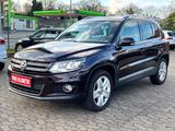 Volkswagen Tiguan Sport & Style*86500KM*2.Hand*Scheckheft* - Volkswagen Tiguan mit Benzin-Antrieb: Geländewagen, Schaltgetriebe