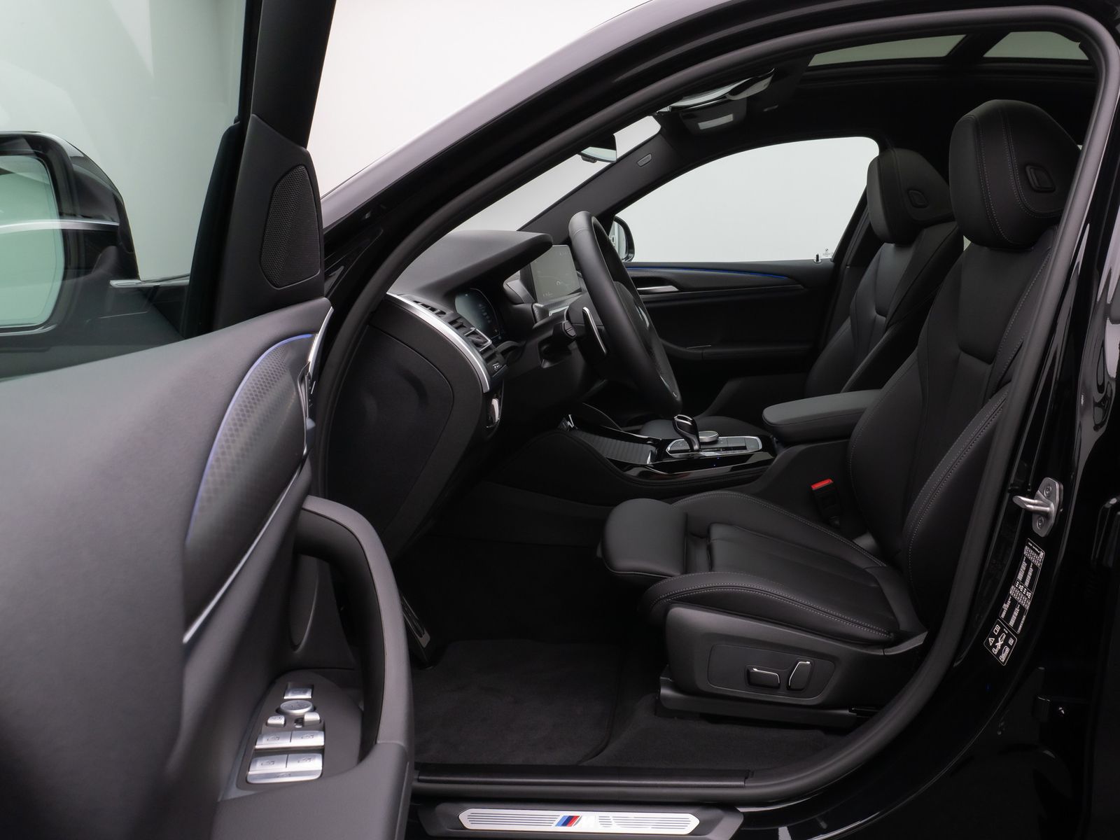 Fahrzeugabbildung BMW X4 xD20i M Sport Panorama Kamera Laser HUD HiFi