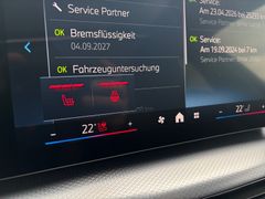Fahrzeugabbildung BMW 218i Active Tourer M Sport -- Pano/HeadUp/19LM