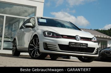 Volkswagen Golf - 1