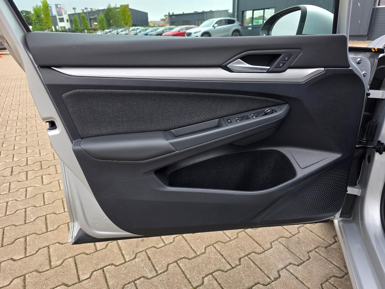 Volkswagen Golf VIII Variant Life*Acc*Led*Ahk*Kamera*, миниатюра 30