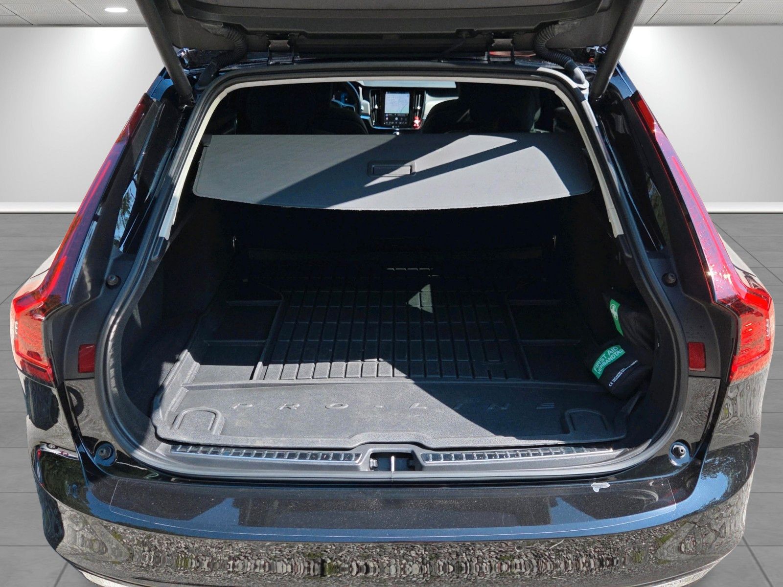 Volvo V90 Kombi PlusBright Recharge AWD AHK CAM DAB T6 foto 5