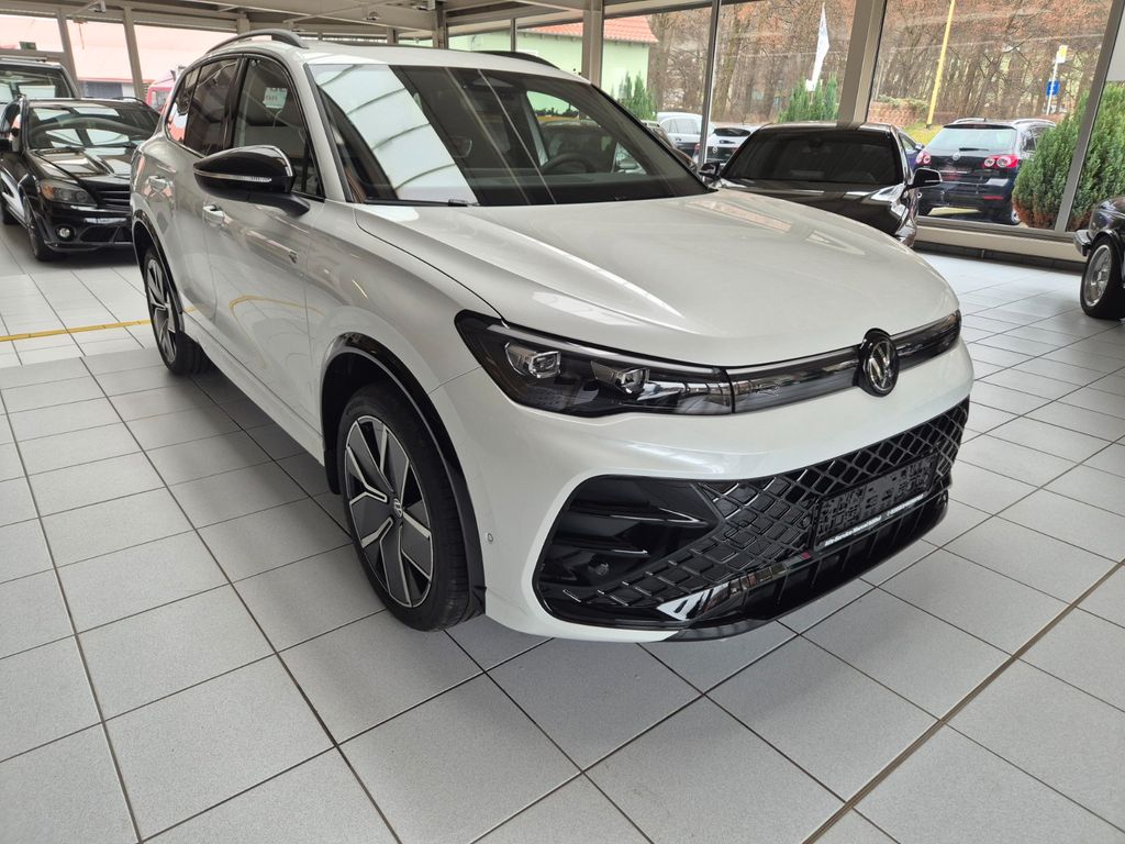 Volkswagen Tiguan  4Motion R-Line LED/AHK/PANO/ACC/UVM.
