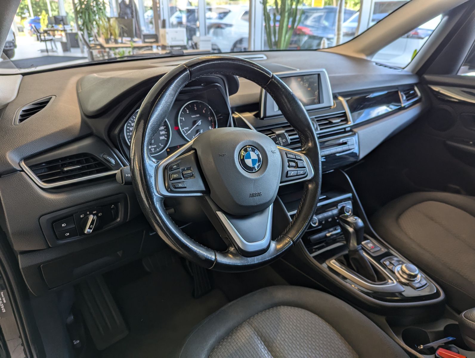 BMW 220 Active Tourer d xDrive LED Pano Navi SHZ AHK - Image 21