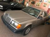 Mercedes-Benz Mercedes Benz W124 260E 6-Zylinder - Mercedes-Benz 260 aus 1987