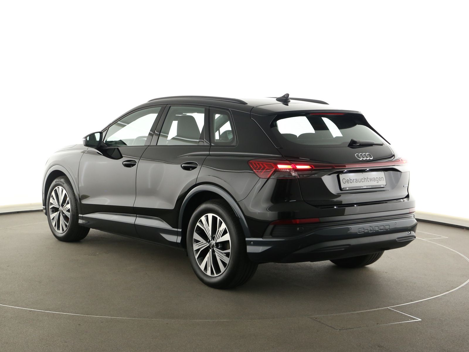Audi Q4 e-tron 45 quattro 195 kW LED Navi ACC Kamera foto 9