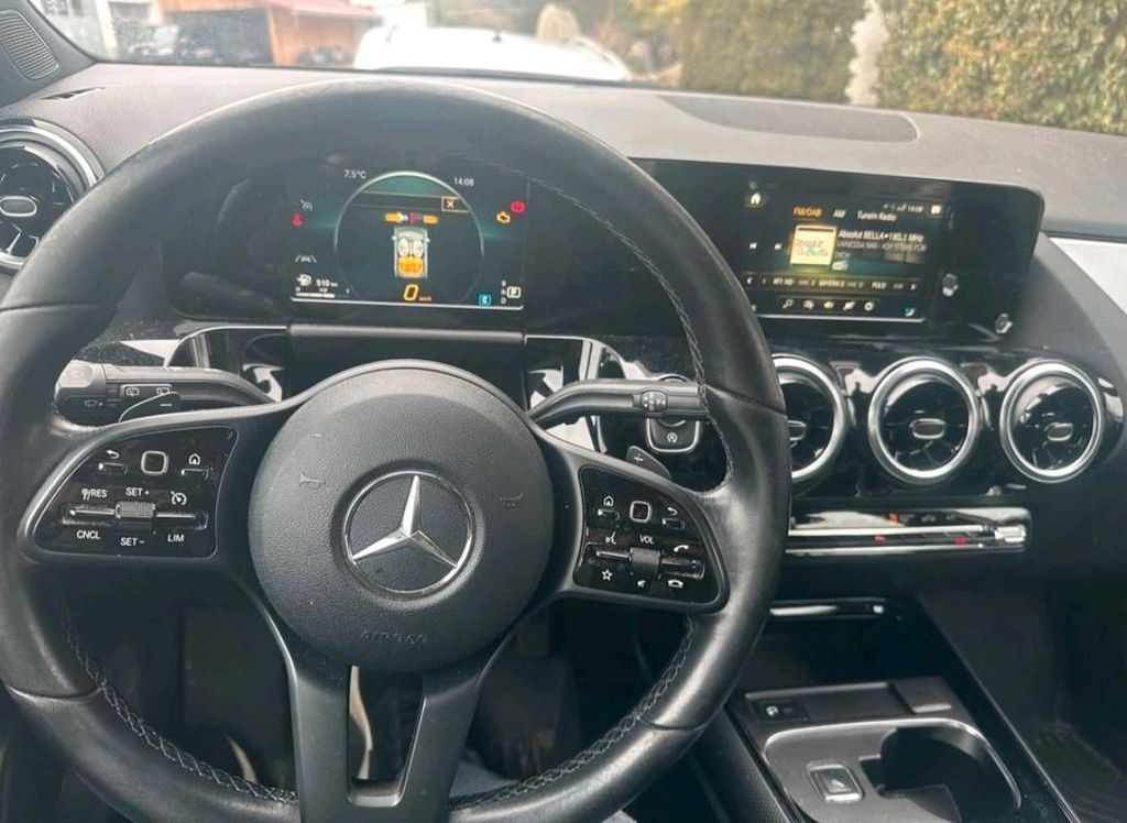 Image of Mercedes-Benz B 180