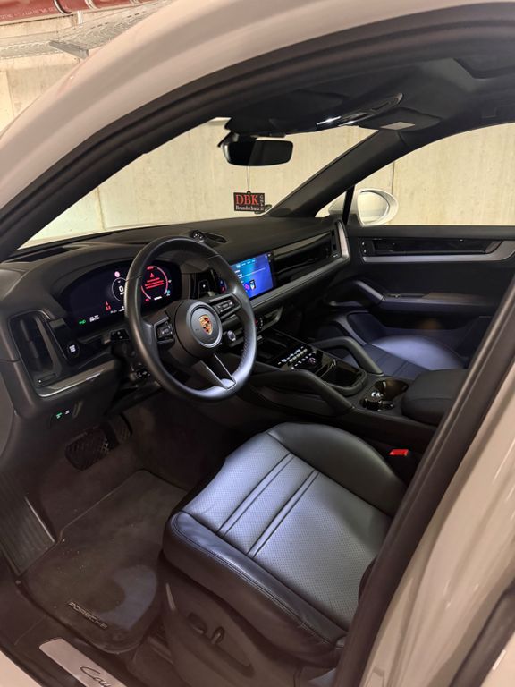 PORSCHE Cayenne 2023