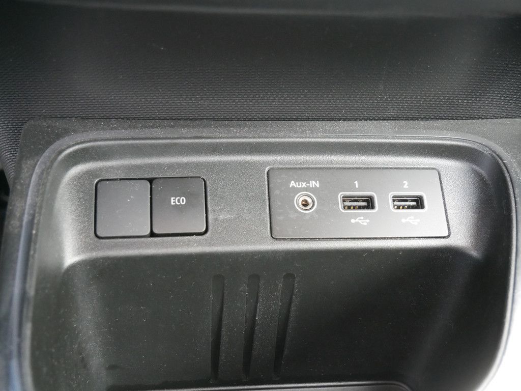 Fahrzeugabbildung Renault Twingo E-Tech KLIMA PDC SHZ RÜCKFAHRKAMERA NAVI