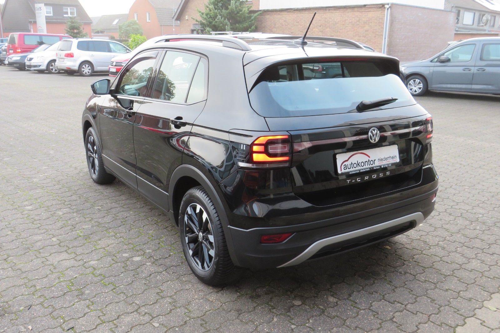 Fahrzeugabbildung Volkswagen T-Cross Life NAVI PDC SITZH DIGITAL-COCKPIT PRO